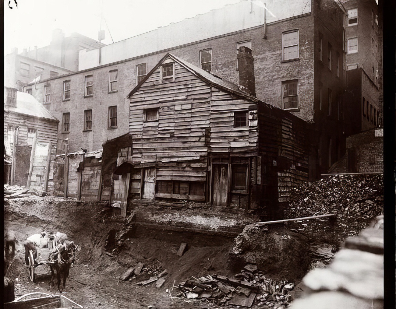 An old house in Bleecker Street, 1890s.