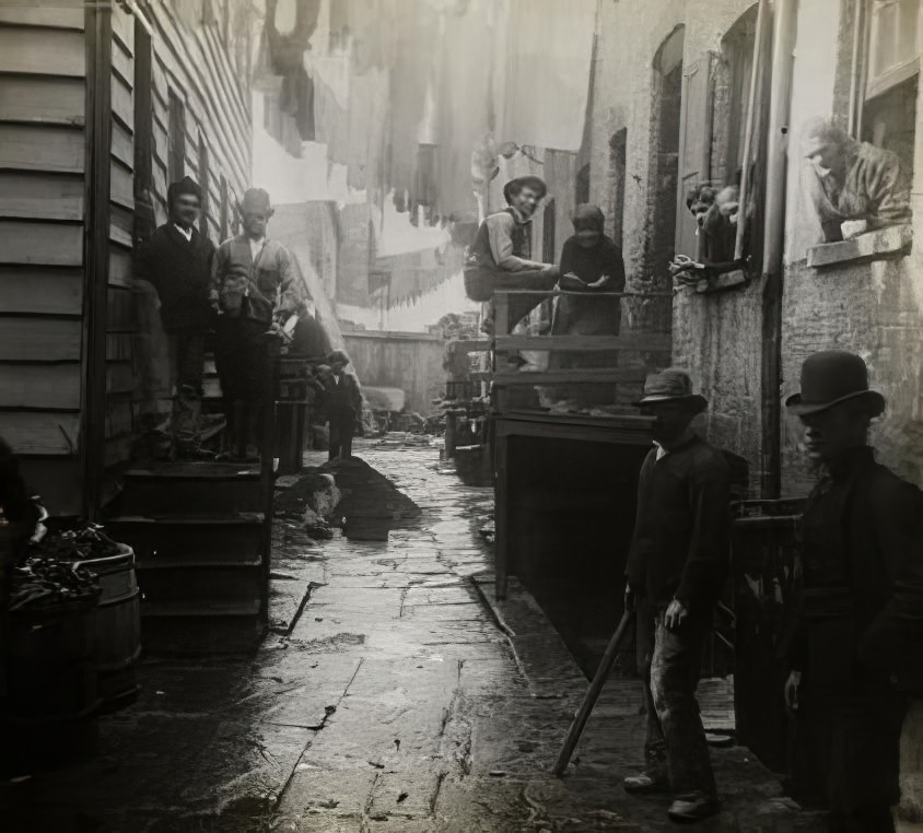 Bandits' Roost, a Mulberry Bend alley, circa 1891.