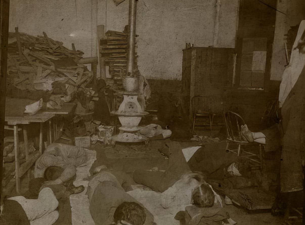 Men's lodging room, West 47th Street Station, circa 1891.