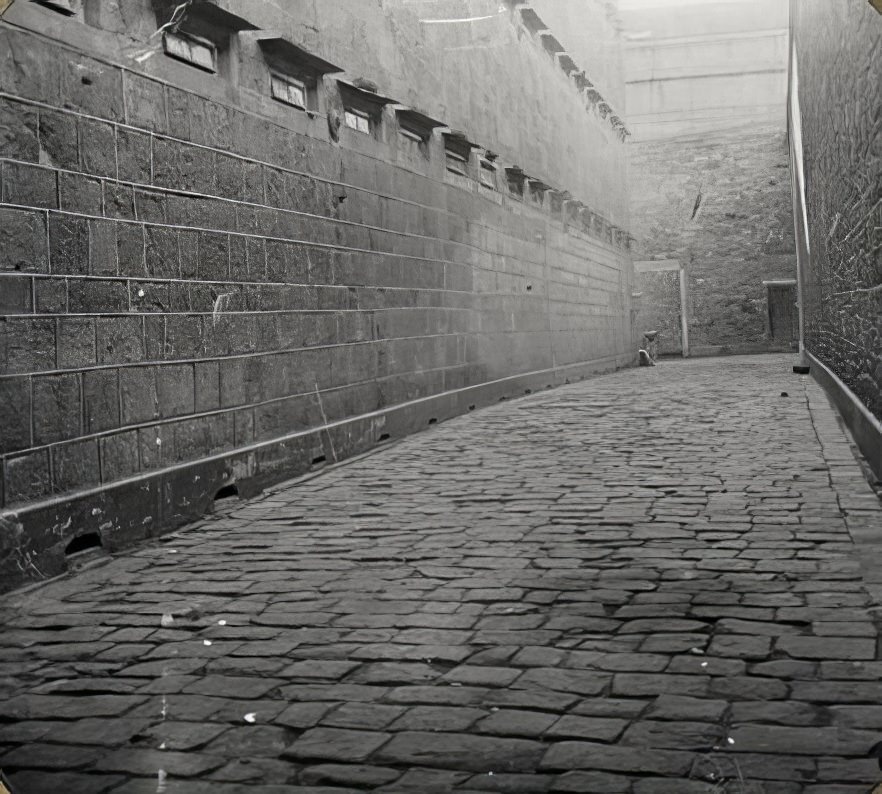 Mulberry Street Jailyard, circa 1895.