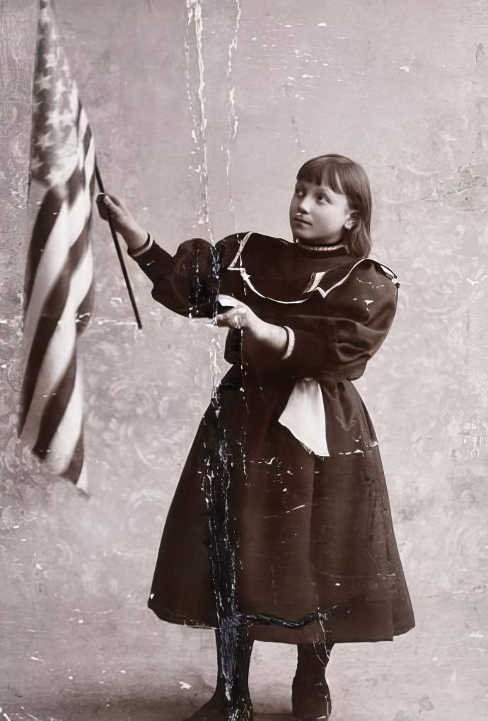 The Jewish girl with the flag, circa 1900.