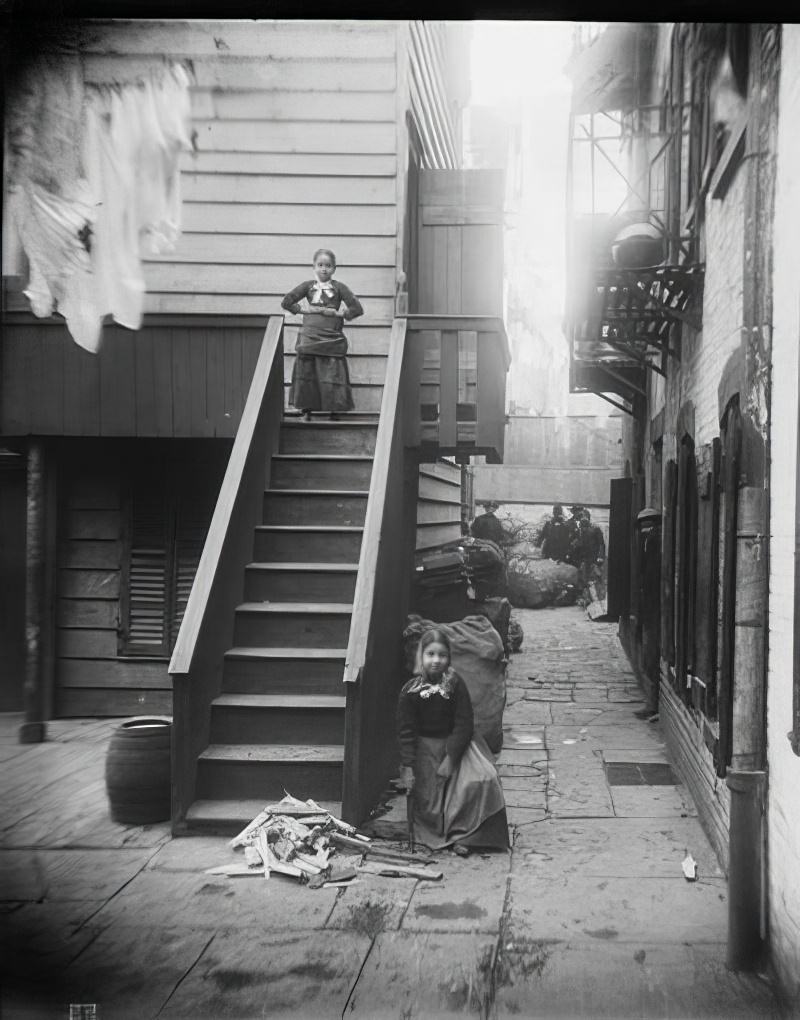 Baxter Street Alley in Mulberry Bend, 1890s.