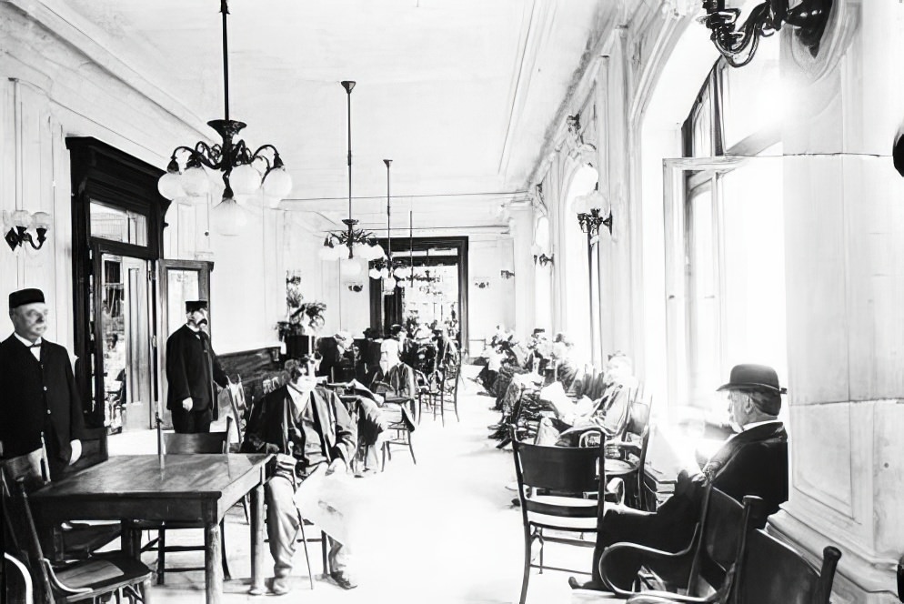 A reading room in Mills House No. 1, 1890s.