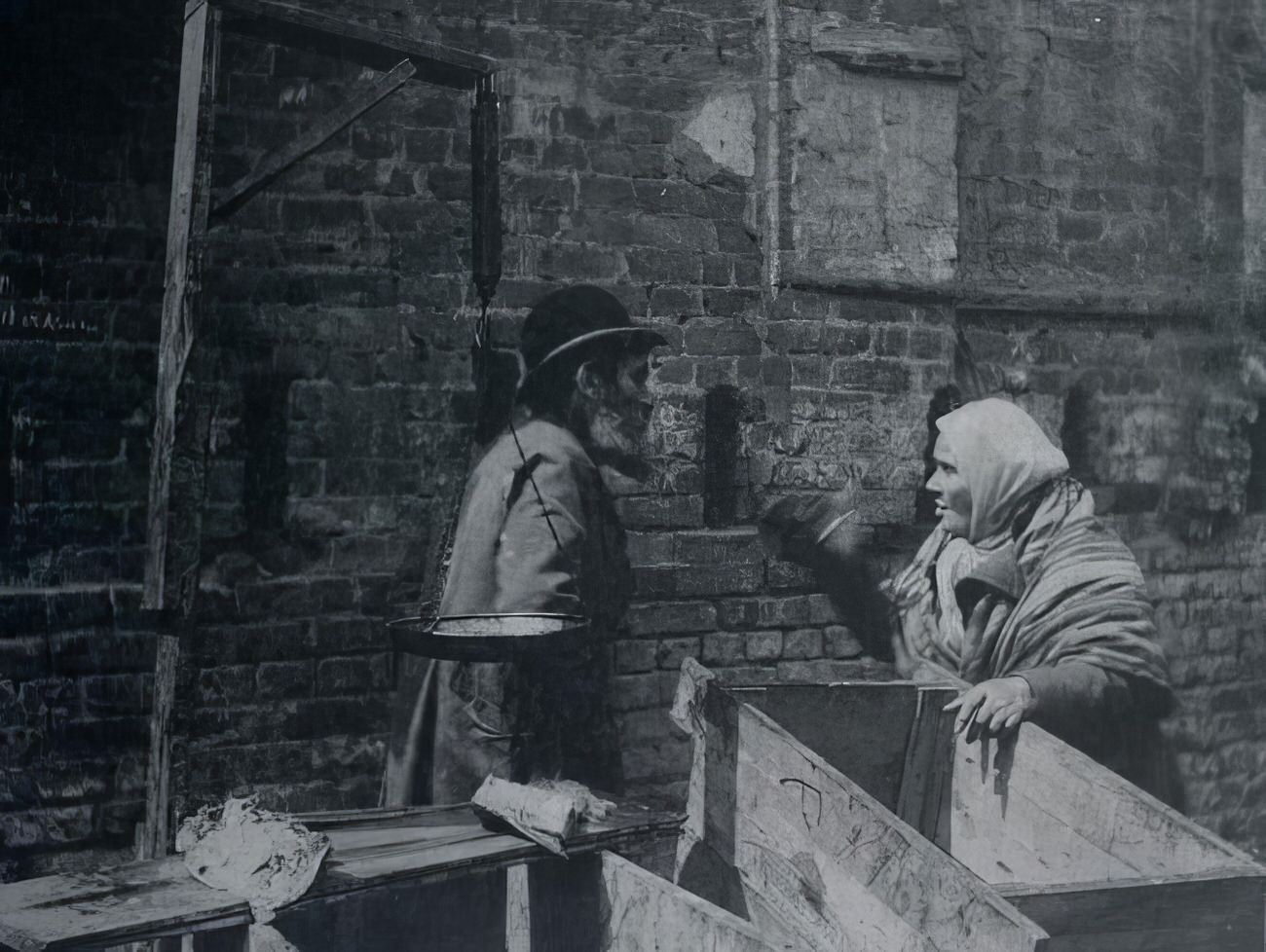 Street peddlers, 1900.