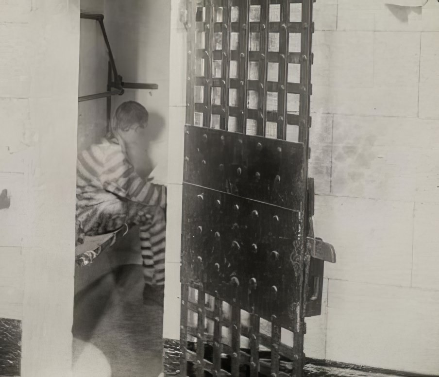 A cell on Blackwell's Island, 1890s.