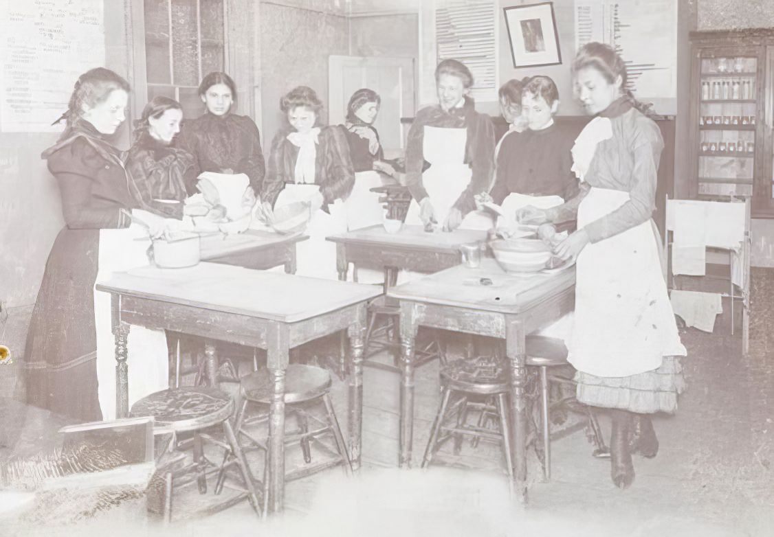 A cooking school class, 1890s.