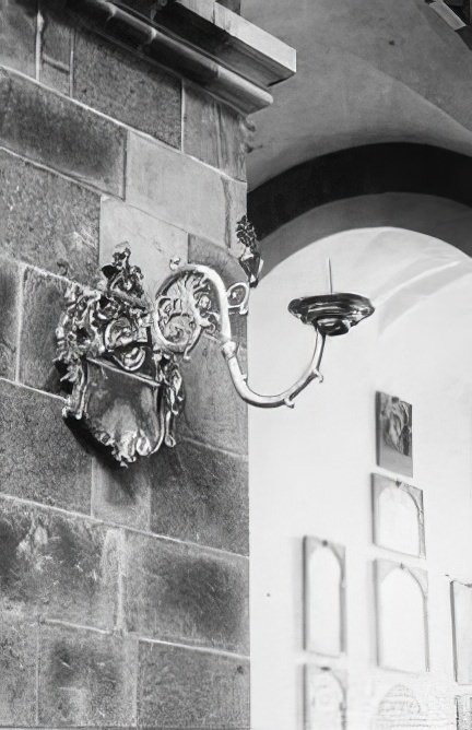 "The accursed candlestick" in Ribe Domkirke, 1904.