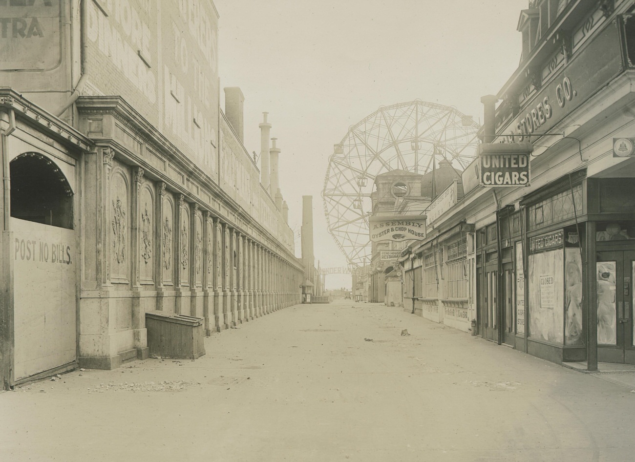 Jones Walk Looking From Surf Avenue to the Boardwalk, 1922