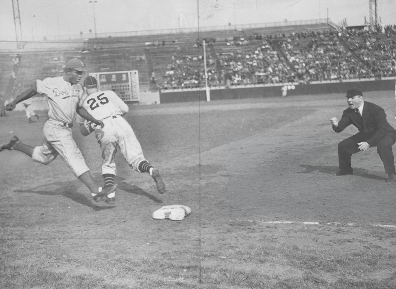 Jackie Robinson called out, 1948.