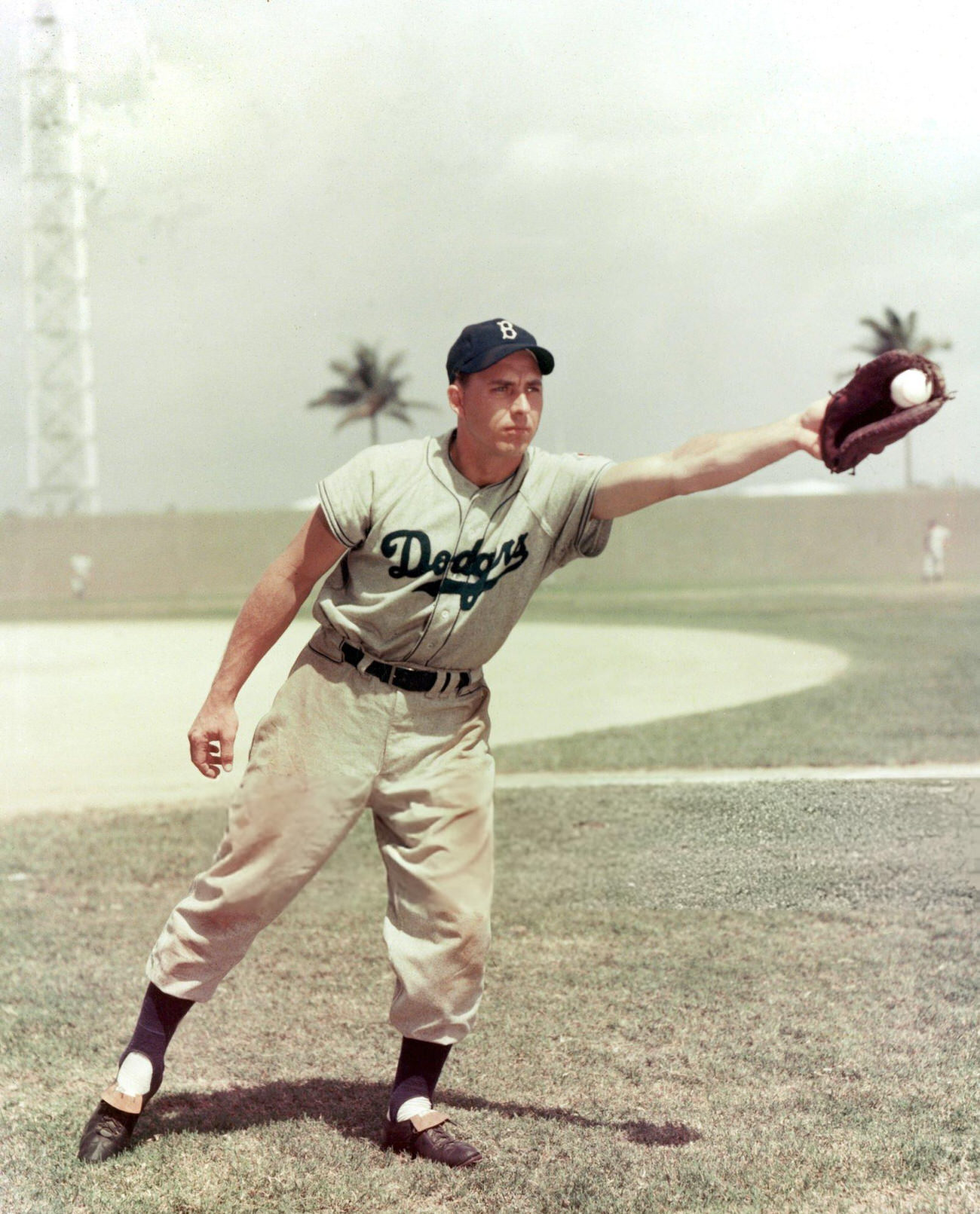 Gil Hodges of the Brooklyn Dodgers catching a ball, 1940s.