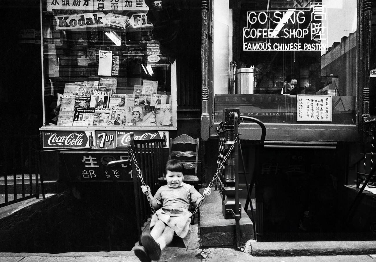 Go Sing Coffee Shop, Chinatown, New York City, 1958.