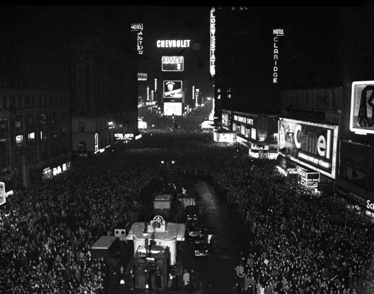 Crowd in Times Square on New Year's Eve, 1948.