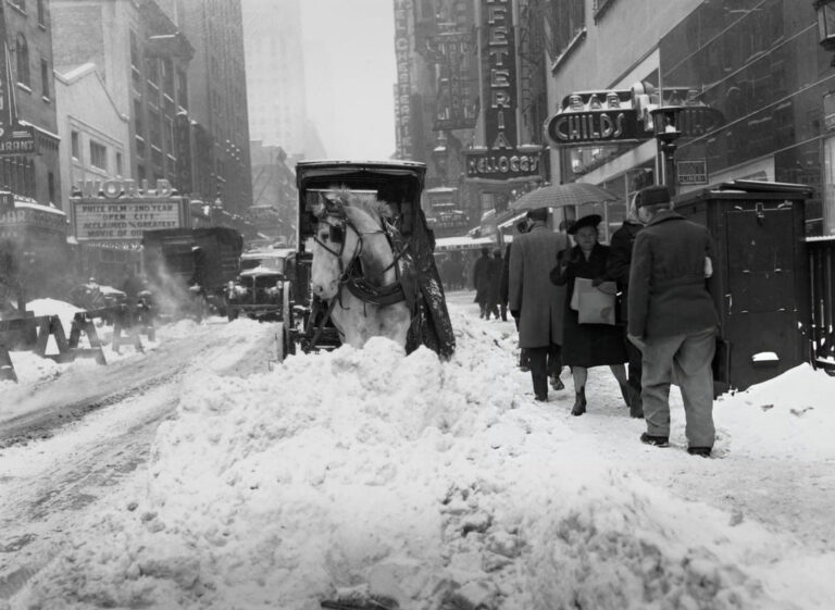 The Great Blizzard of 1947: Photos of a Snowbound New York City