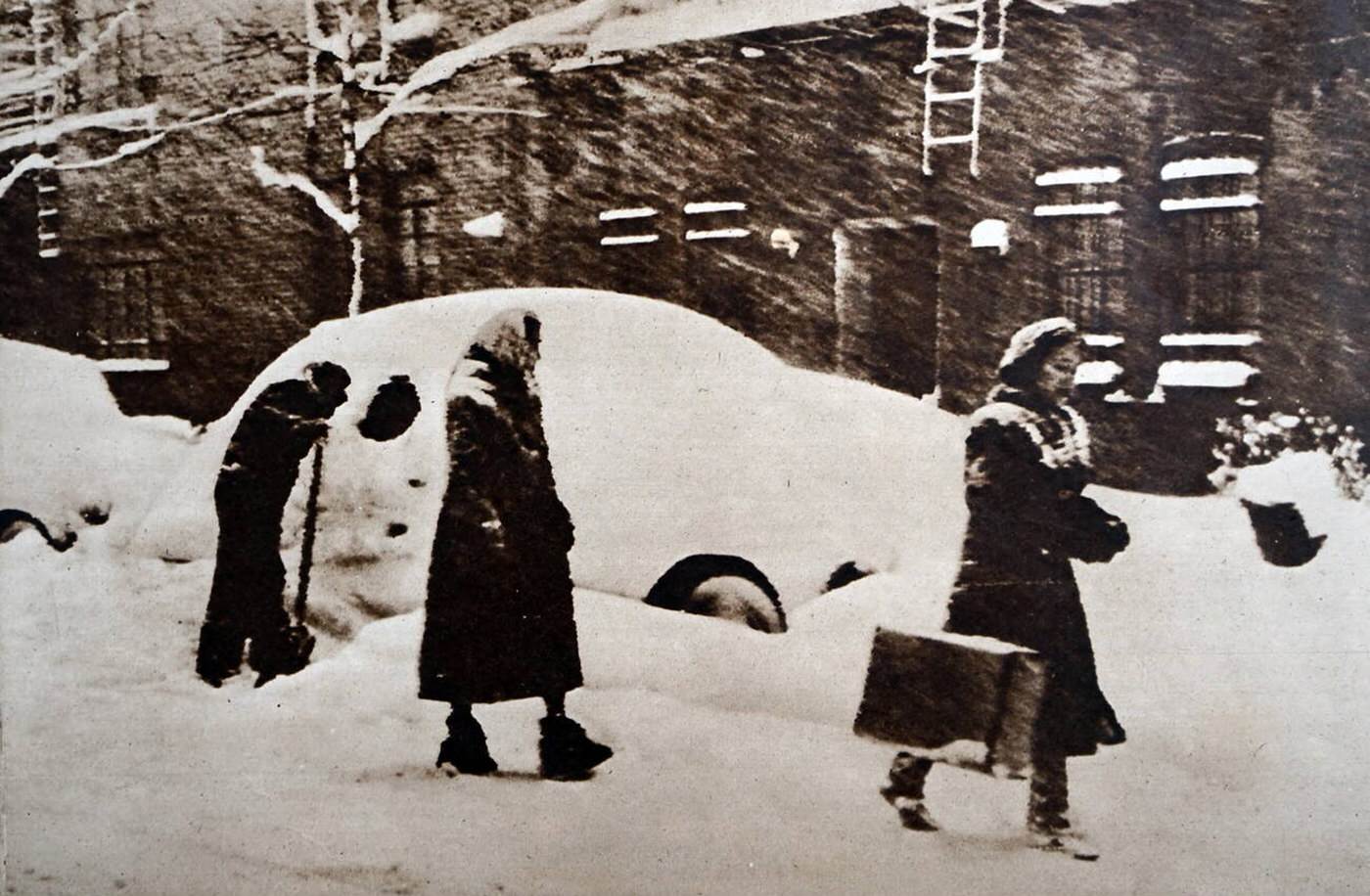 North American blizzard of 1947 in New York City, 1947.