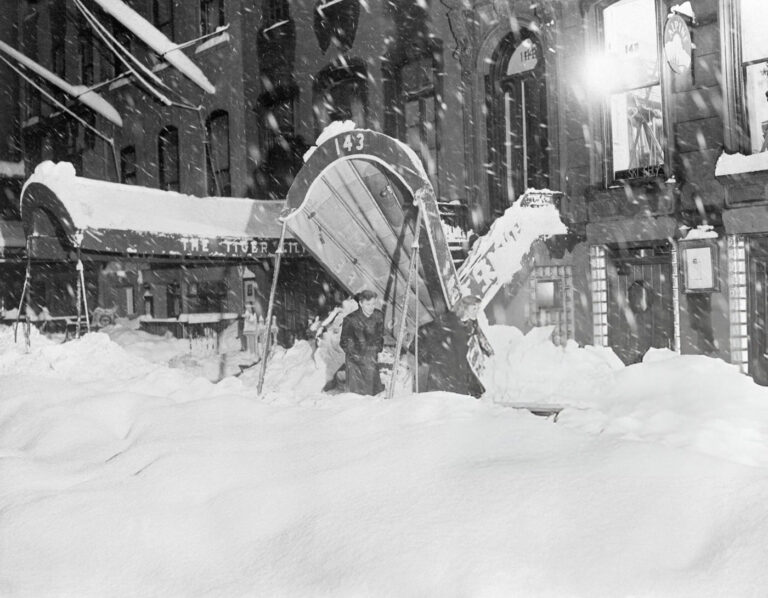 The Great Blizzard of 1947: Photos of a Snowbound New York City