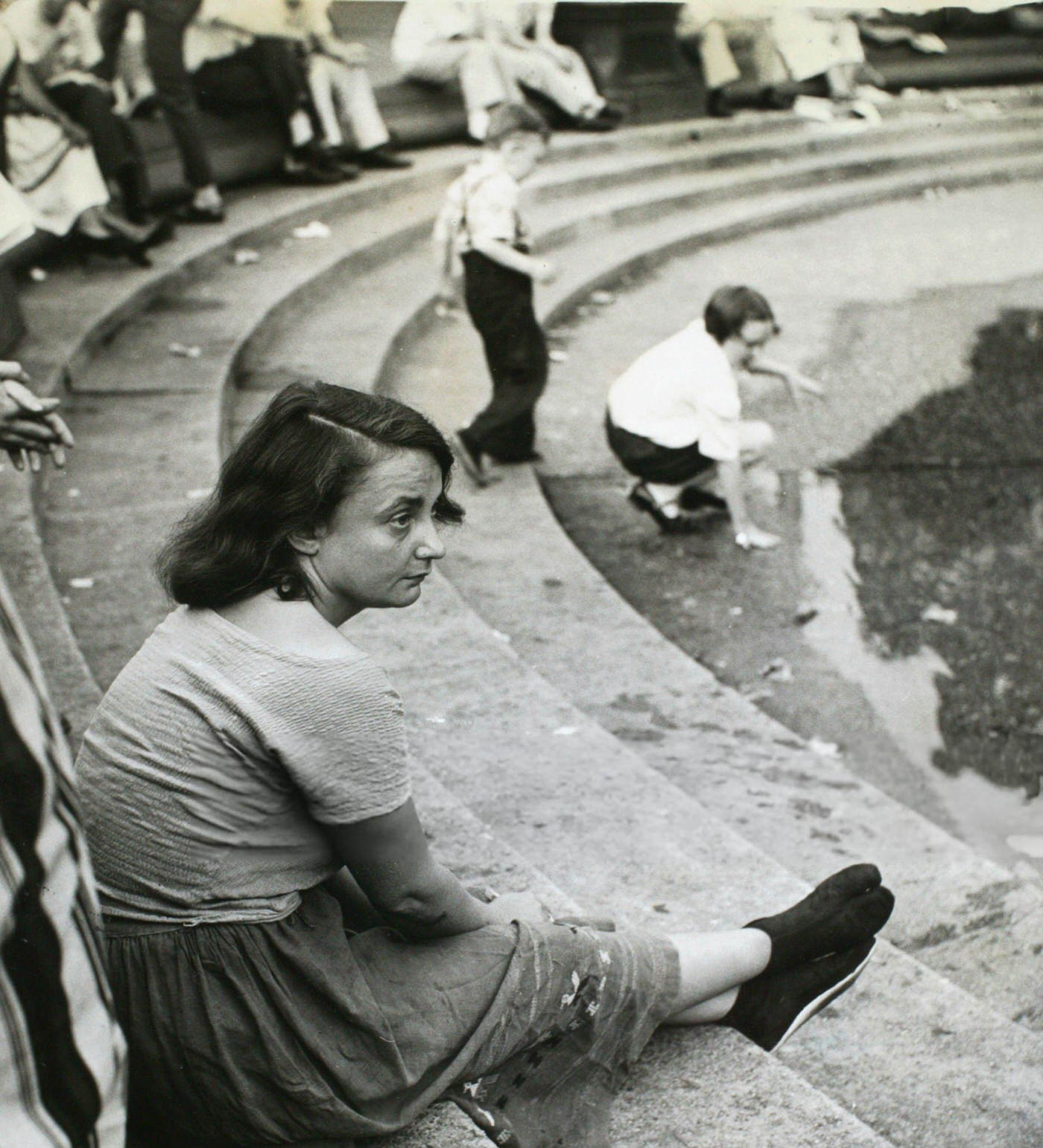 The fountain in Washington Square Park, 1950s.