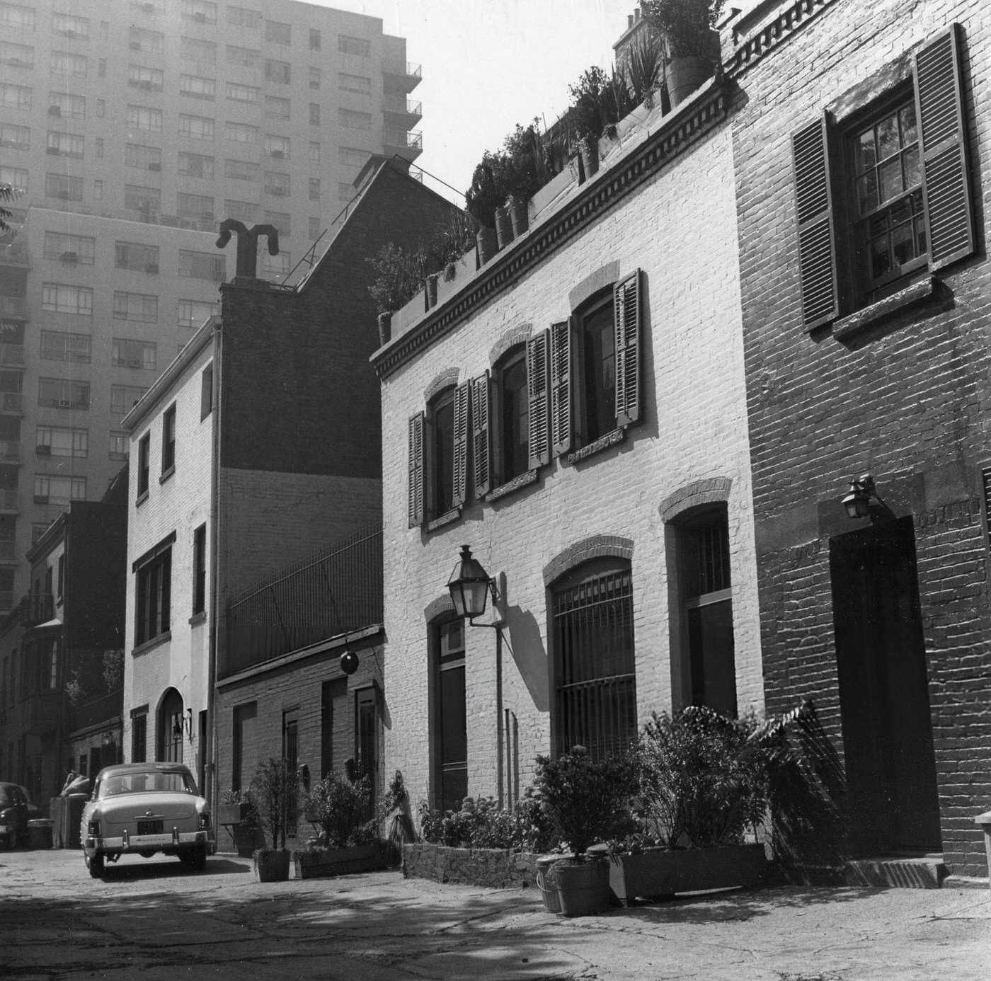 MacDougal Alley, Greenwich Village, 1954.