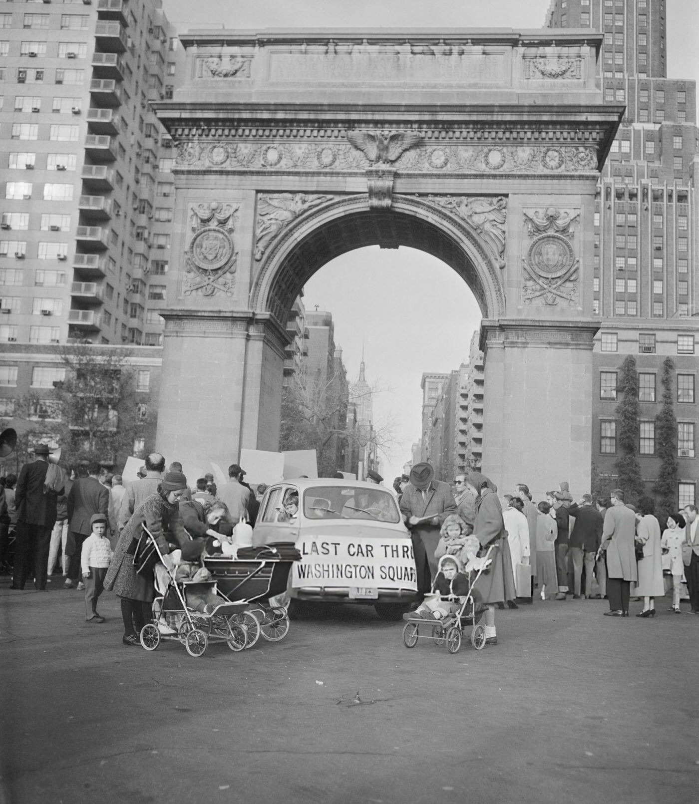 Washington Square Park before closing, 1950s.