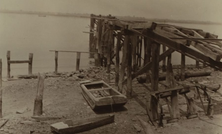 Arthur Kill - Charleston, Staten Island, Richmond - Oakland chemical works.