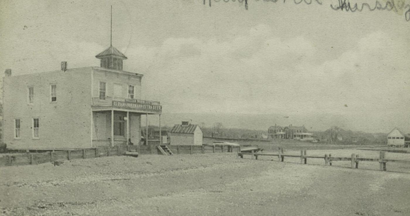 Wormlands Hotel, Outside Beach, Tottenville, 1900s.