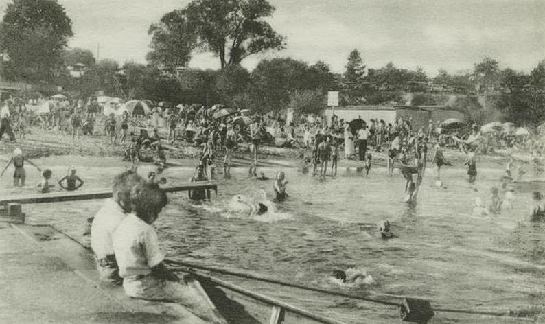 Bruggeman'sHuguenot Baths, Huguenot Park, Staten Island, 1900s.