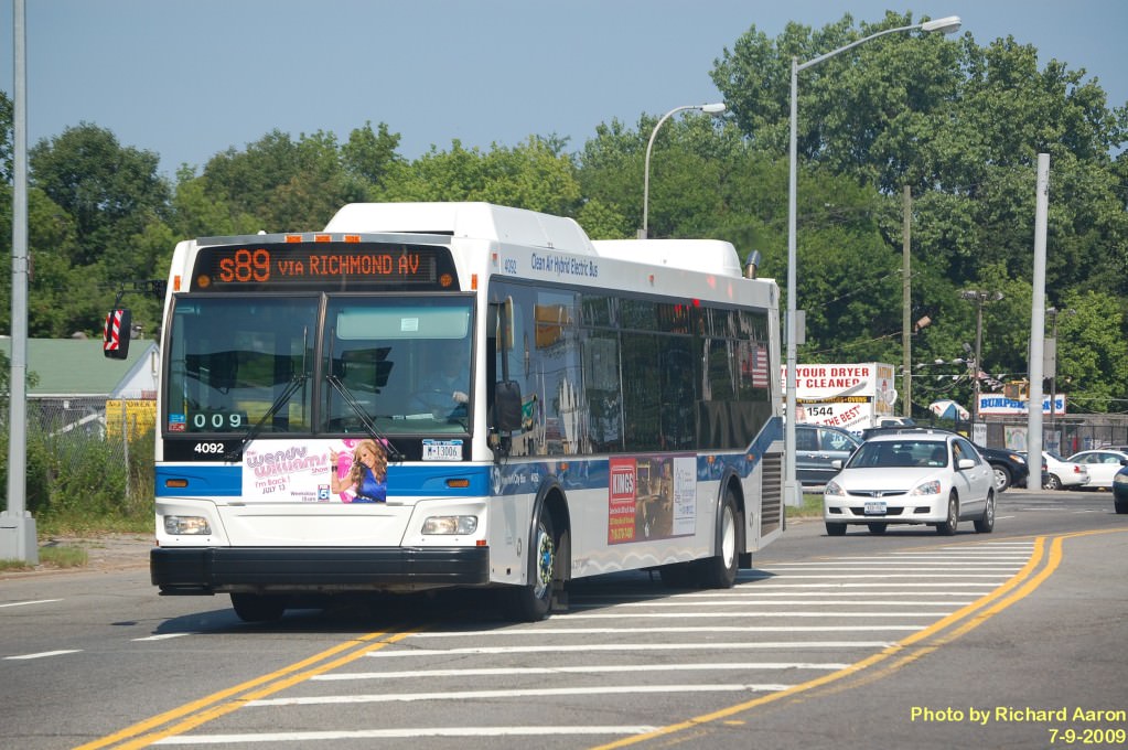 NYCTA No. 4092 working route S89 at Arthur Kill Road & Richmond Avenue, 2009.