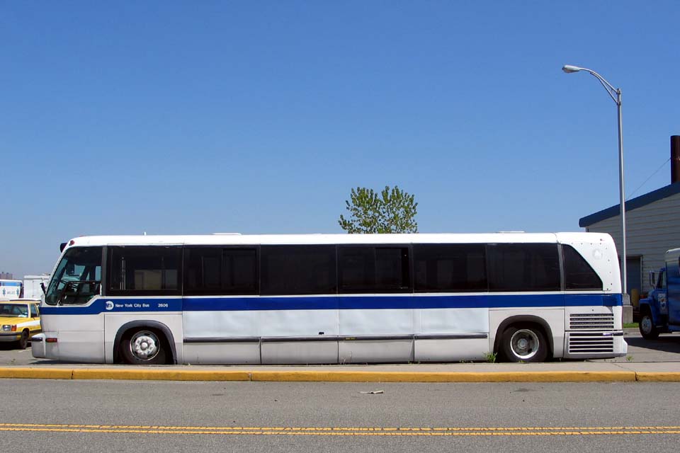 MaBSTOA No. 2606 at the Staten Island Homeport, 2004.