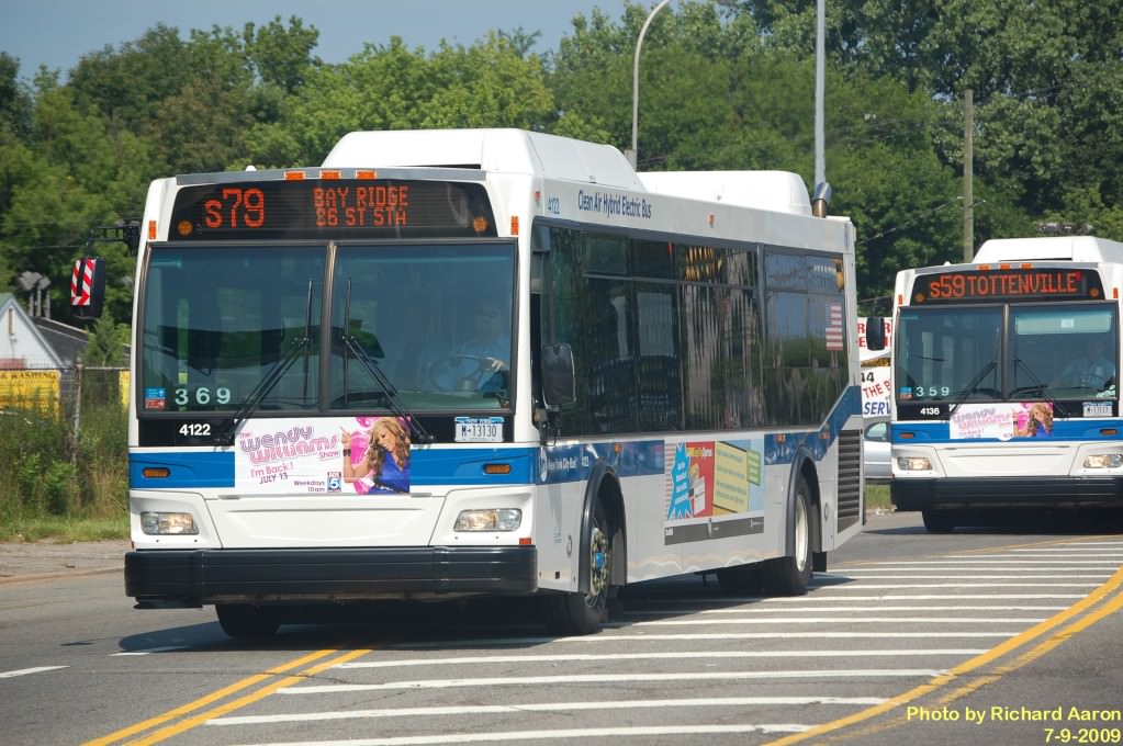 NYCTA No. 4122 working route S79 at Arthur Kill Road & Richmond Avenue, 2009.