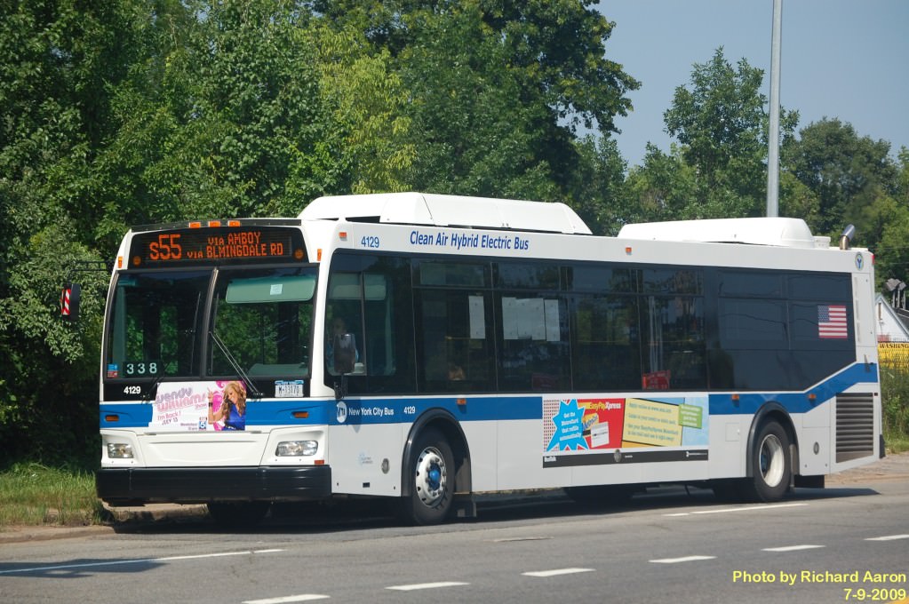 NYCTA No. 4129 working route S55 at Arthur Kill Road & Richmond Avenue, 2009.