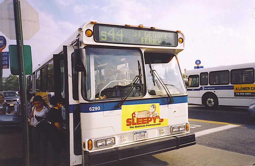 NYCTA No. 6290 working route S44 at the Staten Island Mall, 2008.