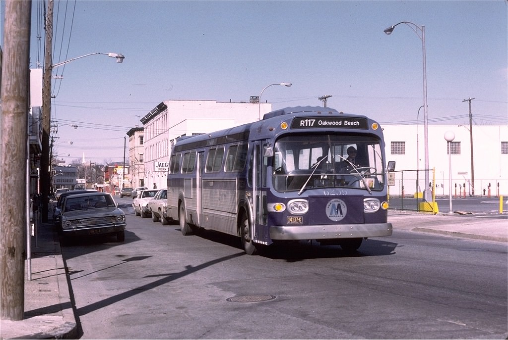 NYCTA No. 6259 working route R117 at Bay Street & Union Place, 1973.
