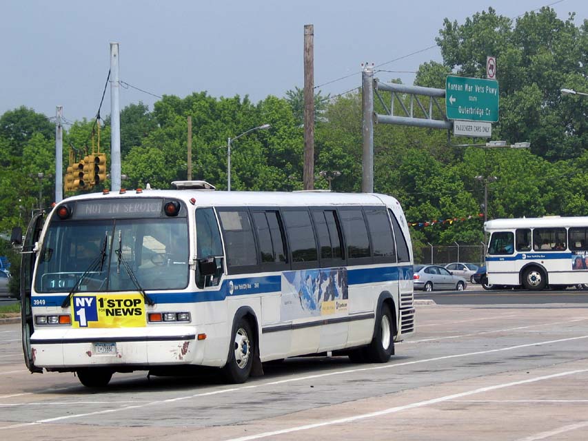 NYCTA No. 3949 at the Eltingville Transit Center, 2004.