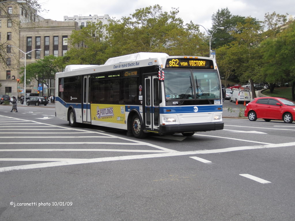 NYCTA No. 4275 working route S62 at Bay Street & Borough Place, 2009.