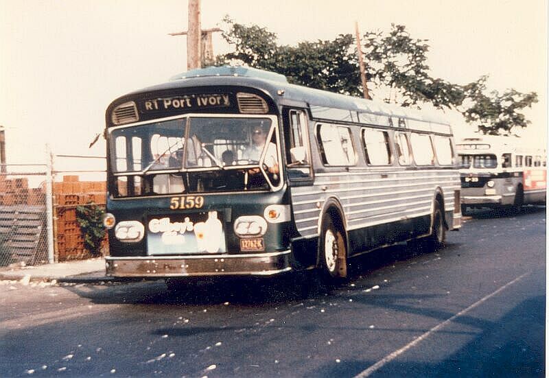 NYCTA No. 5159 working route R1.