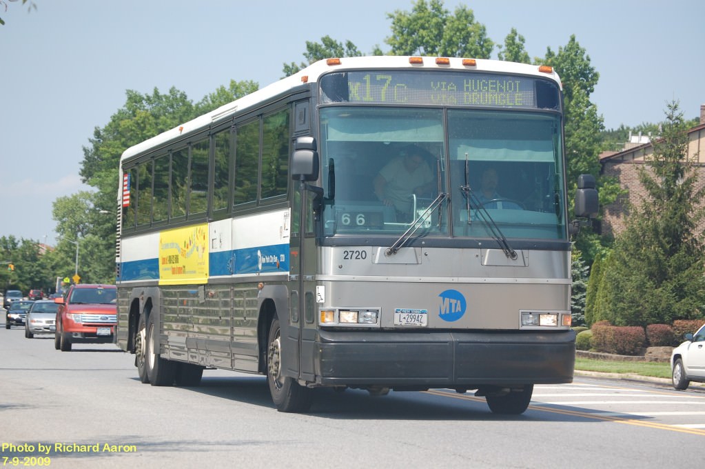 NYCTA No. 2720 working route X17C at Marsh Avenue & Elmwood Park Drive, 2009.