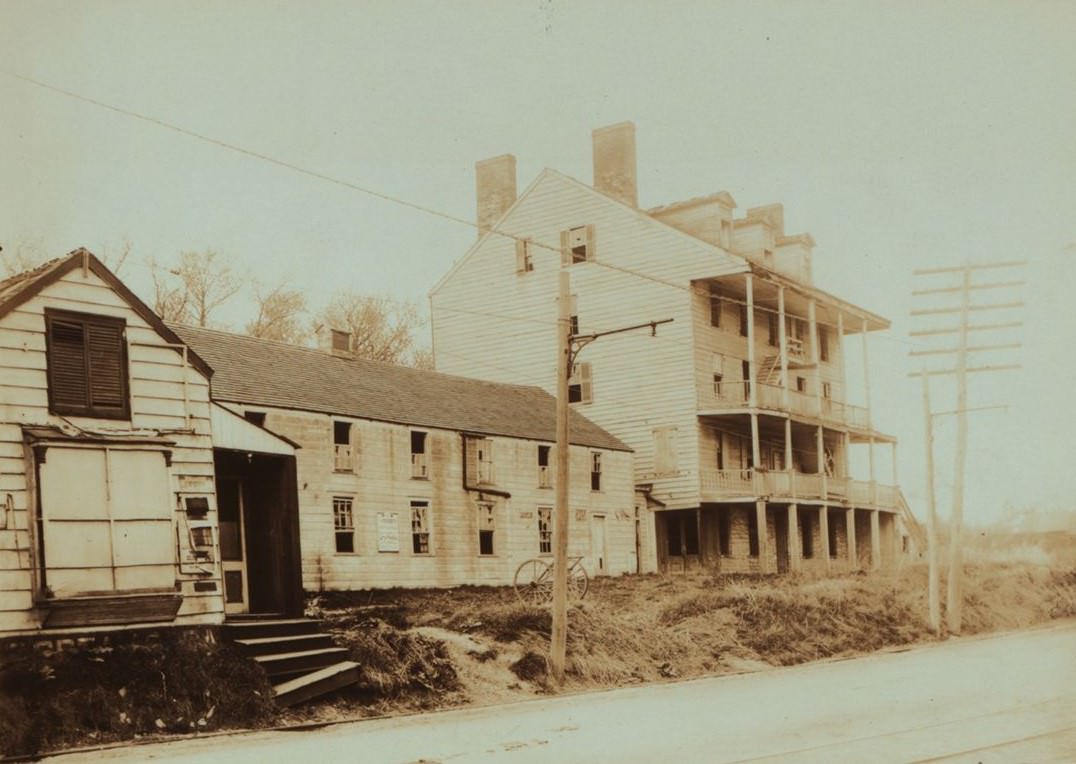 Richmond: Richmond Road - New Dorp Lane.