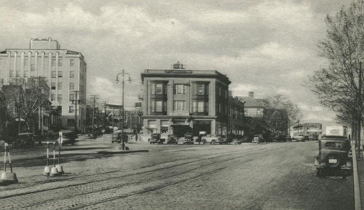 Tompkinsville Square looking toward St. George, Staten Island, 1900s