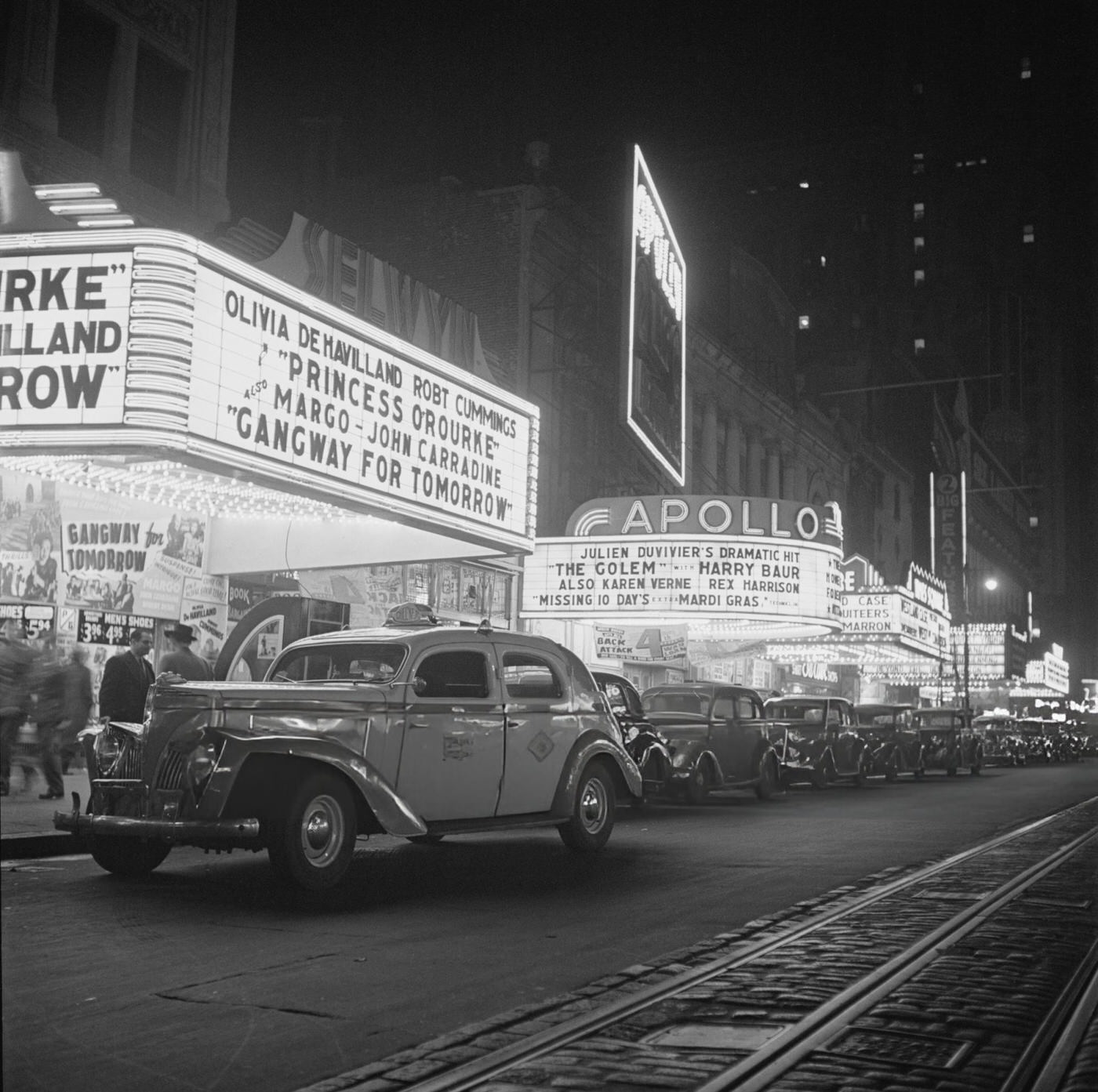 The Selwyn Theatre and Apollo Theatre on West 42nd Street, 1943.