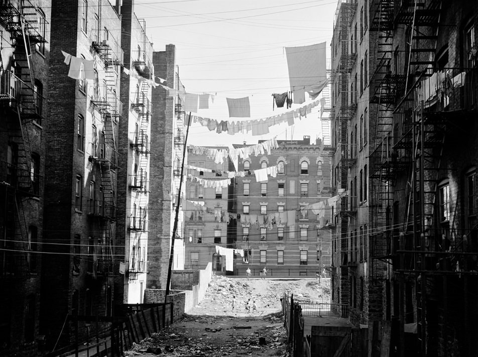 Vacant lot between buildings at 148th St, 1939.
