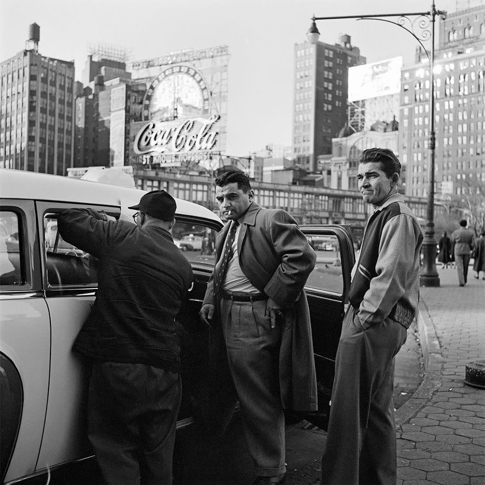 Vivian Maier's 1950s New York: Capturing the City in Motion Through Her Timeless Photography