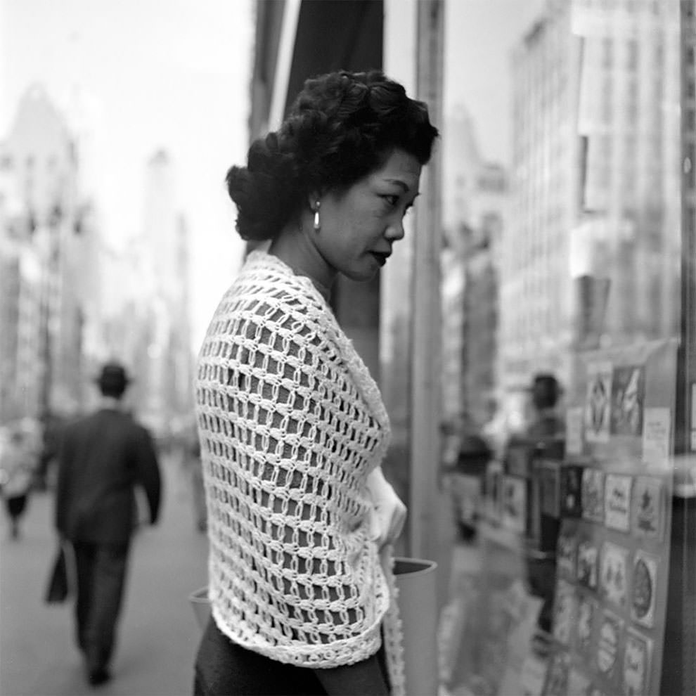 Vivian Maier's 1950s New York: Capturing the City in Motion Through Her Timeless Photography