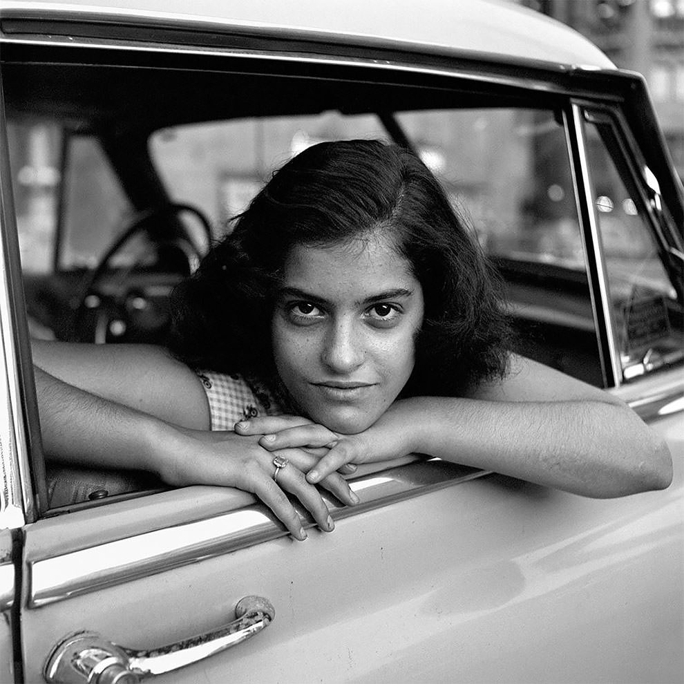 Vivian Maier's 1950s New York: Capturing the City in Motion Through Her Timeless Photography