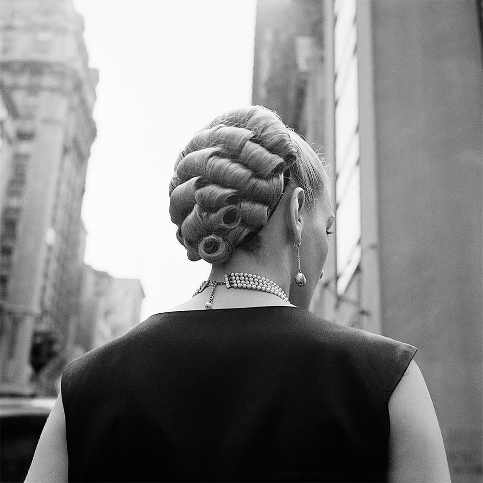 Vivian Maier's 1950s New York: Capturing the City in Motion Through Her Timeless Photography