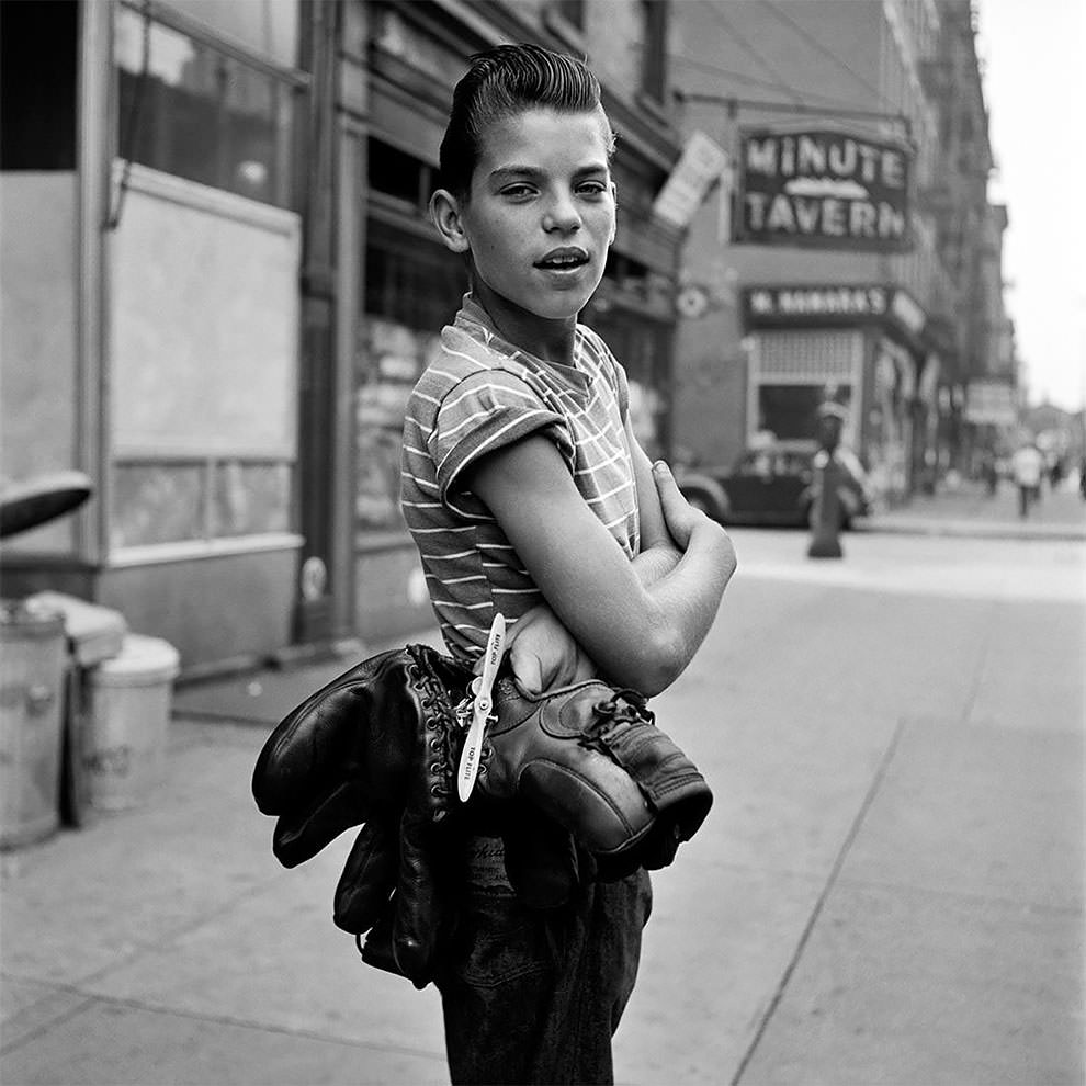 Vivian Maier's 1950s New York: Capturing the City in Motion Through Her Timeless Photography