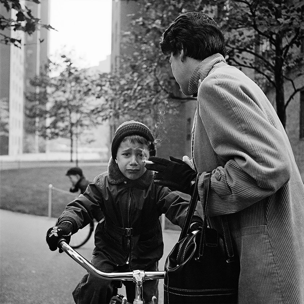 Vivian Maier's 1950s New York: Capturing the City in Motion Through Her Timeless Photography