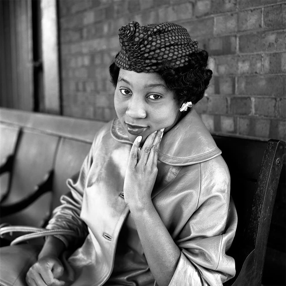 Vivian Maier's 1950s New York: Capturing the City in Motion Through Her Timeless Photography