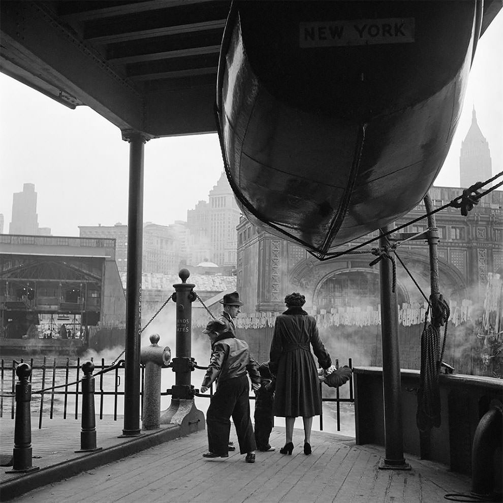 Vivian Maier's 1950s New York: Capturing the City in Motion Through Her Timeless Photography