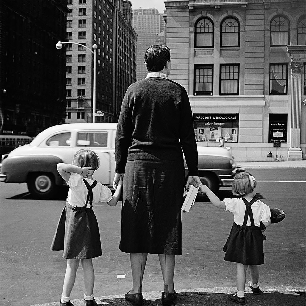 Vivian Maier's 1950s New York: Capturing the City in Motion Through Her Timeless Photography
