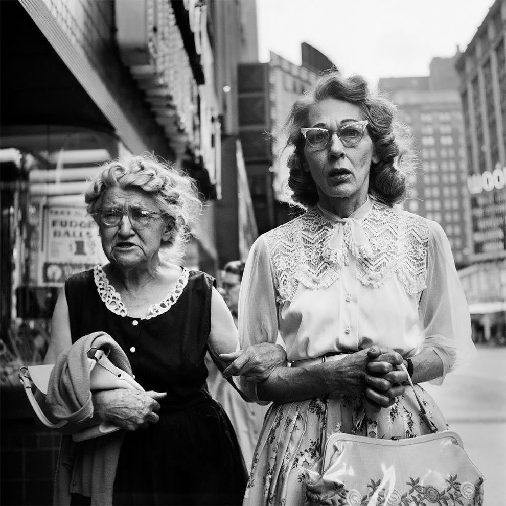 Vivian Maier's 1950s New York: Capturing the City in Motion Through Her Timeless Photography
