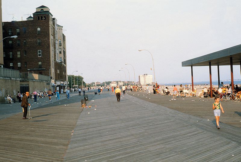Concrete, Chaos, and Cold Light: Frank Florianz’s Stark View of Late 1970s New York City